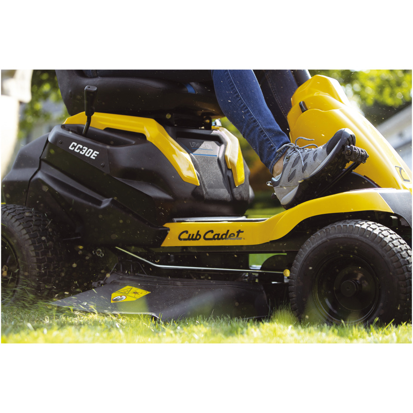 Záhradný rider CubCadet LR2 ES76