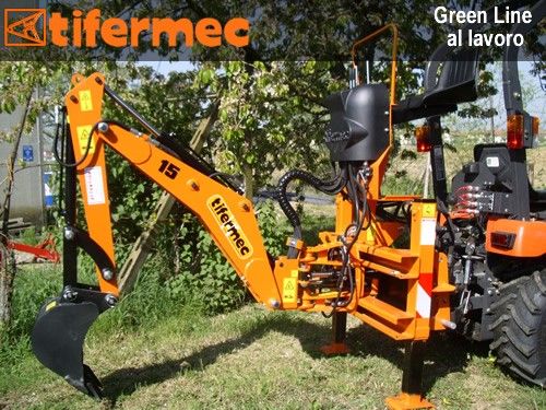 Traktor Kubota BX231 + nakladač + Podkop L15 2 Traktor set Kubota BX231 + nakladač + Podkop L15